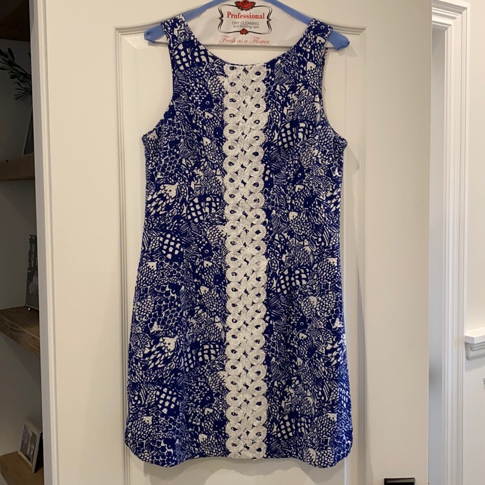 Lily Pulitzer, blue & white dress white hot pink zipper down the back, size 10.